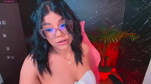 Ashleyy18   online show from October 2025 02:56:02 AM