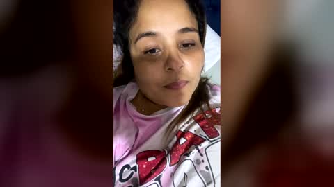 Snapshot of ashly_paez123 chatting on April 2026 06:52:01 AM ashly_paez123 online show from April 2026 06:52:01 AM