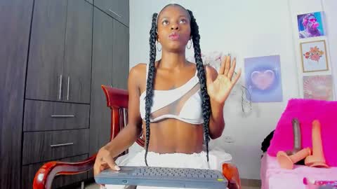 ashly_pink1 online show from November 2025 03:30:02 AM