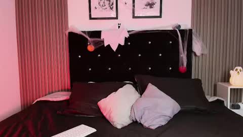    online show from October 2025 07:07:02 PM