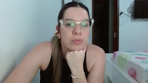 Snapshot of ashlymoon chatting on December 2024 03:47:01 AM AshlyMoon online show from December 2024 03:47:01 AM