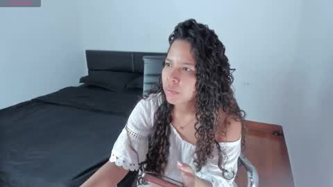 ashlyviper77 online show from November 2025 12:13:02 AM