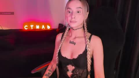 Snapshot of ashmila chatting on April 2026 08:08:01 AM Mila online show from April 2026 08:08:01 AM