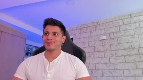 Snapshot of ashton_coleman_ chatting on April 2026 05:25:01 PM my name real is camilo online show from April 2026 05:25:01 PM