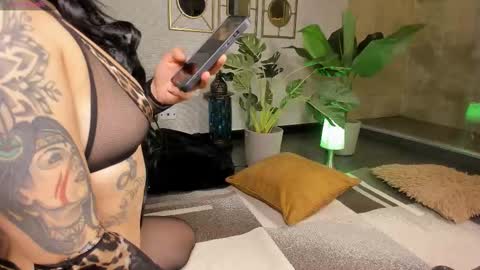 Snapshot of asia_25_ chatting on October 2025 09:10:01 AM PAO online show from October 2025 09:10:01 AM