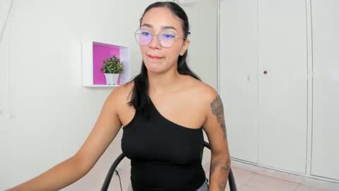 Snapshot of asiam_brunet chatting on December 2024 01:20:02 PM Camila online show from December 2024 01:20:02 PM