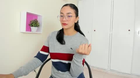 Snapshot of asiam_brunet chatting on December 2024 01:55:01 PM Camila online show from December 2024 01:55:01 PM