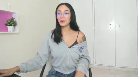 Snapshot of asiam_brunet chatting on December 2024 01:11:02 PM Camila online show from December 2024 01:11:02 PM