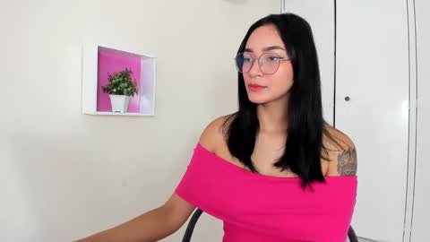 Snapshot of asiam_brunet chatting on December 2024 01:19:02 PM Camila online show from December 2024 01:19:02 PM