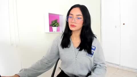 Snapshot of asiam_brunet chatting on January 2025 01:03:02 PM Camila online show from January 2025 01:03:02 PM