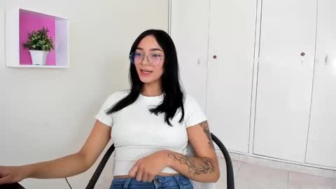 Snapshot of asiam_brunet chatting on January 2025 01:02:02 PM Camila online show from January 2025 01:02:02 PM