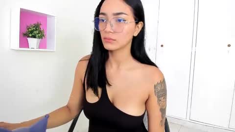 Snapshot of asiam_brunet chatting on January 2025 12:58:01 PM Camila online show from January 2025 12:58:01 PM