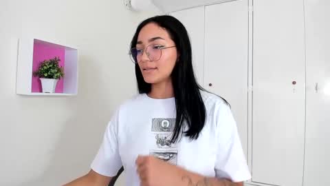 Snapshot of asiam_brunet chatting on January 2025 04:14:02 PM Camila online show from January 2025 04:14:02 PM