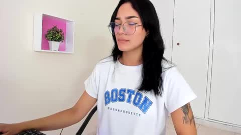 Snapshot of asiam_brunet chatting on January 2025 01:49:02 PM Camila online show from January 2025 01:49:02 PM