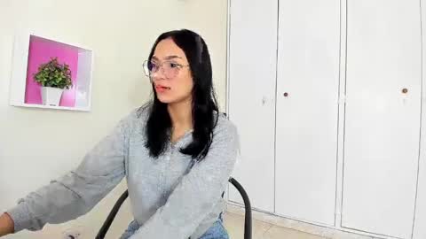 Snapshot of asiam_brunet chatting on January 2025 12:42:01 PM Camila online show from January 2025 12:42:01 PM