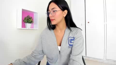 Snapshot of asiam_brunet chatting on January 2025 12:47:01 PM Camila online show from January 2025 12:47:01 PM