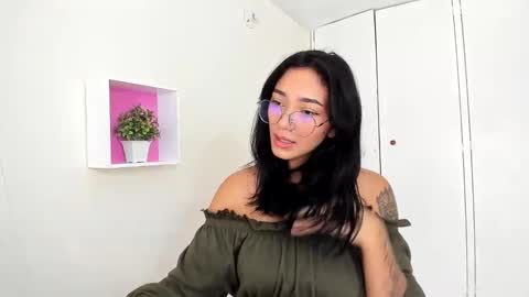 Snapshot of asiam_brunet chatting on January 2025 12:49:01 PM Camila online show from January 2025 12:49:01 PM