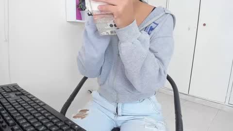 Snapshot of asiam_brunet chatting on January 2025 12:45:02 PM Camila online show from January 2025 12:45:02 PM