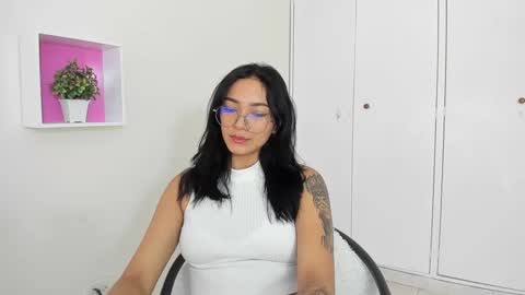 Snapshot of asiam_brunet chatting on January 2025 01:02:01 PM Camila online show from January 2025 01:02:01 PM