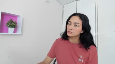 Snapshot of asiam_brunet chatting on February 2025 12:55:01 PM Camila online show from February 2025 12:55:01 PM