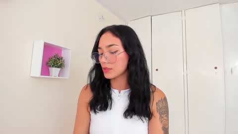 Snapshot of asiam_brunet chatting on February 2025 02:26:01 PM Camila online show from February 2025 02:26:01 PM