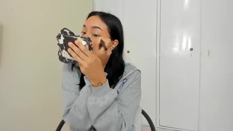 Snapshot of asiam_brunet chatting on February 2025 12:48:01 PM Camila online show from February 2025 12:48:01 PM