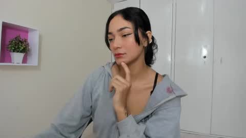 Snapshot of asiam_brunet chatting on March 2025 01:01:01 PM Camila online show from March 2025 01:01:01 PM