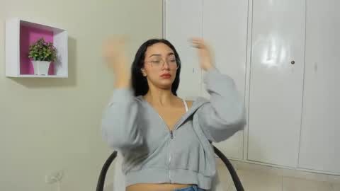 Snapshot of asiam_brunet chatting on March 2025 12:47:01 PM Camila online show from March 2025 12:47:01 PM