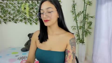 Snapshot of asiam_brunet chatting on September 2025 02:29:02 PM Camila online show from September 2025 02:29:02 PM