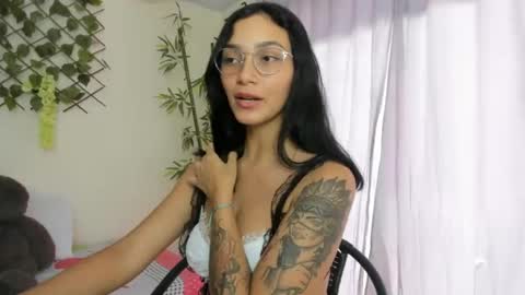 Snapshot of asiam_brunet chatting on October 2025 06:50:02 PM Camila online show from October 2025 06:50:02 PM