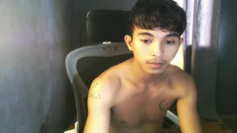 Snapshot of asian_hunk_moreno chatting on July 2026 06:21:02 AM Yuri online show from July 2026 06:21:02 AM