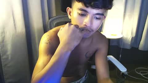 Snapshot of asian_hunk_moreno chatting on July 2026 06:21:02 PM Yuri online show from July 2026 06:21:02 PM