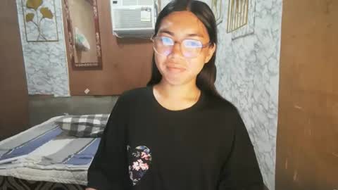 Rhean online show from November 2025 10:19:01 PM