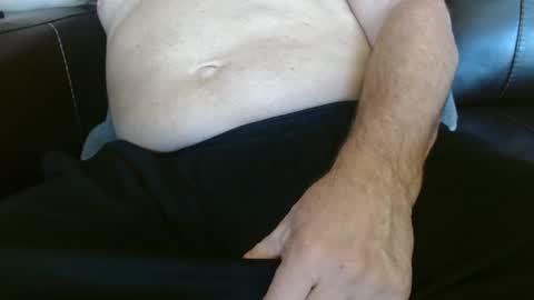 Snapshot of asiancouple32 chatting on December 2024 06:35:01 PM Jay online show from December 2024 06:35:01 PM