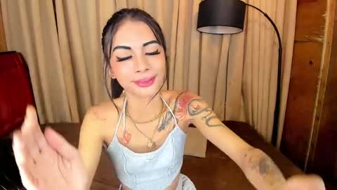 Snapshot of asianprettypetite chatting on February 2025 03:52:01 PM CHESKA online show from February 2025 03:52:01 PM