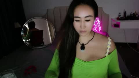 Snapshot of asianqueen777ohmi chatting on May 2026 04:43:01 AM Rose Mingna online show from May 2026 04:43:01 AM