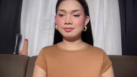 Snapshot of asiansweet_lily chatting on June 2026 01:28:02 AM Lily online show from June 2026 01:28:02 AM