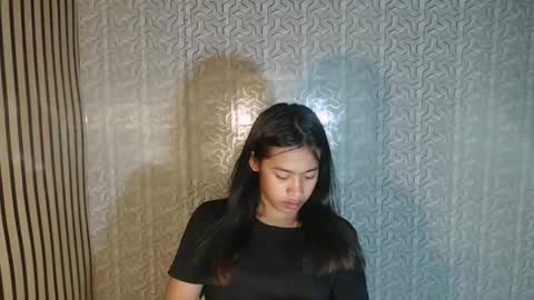 Snapshot of asiantreasures chatting on April 2026 06:10:01 PM kisses online show from April 2026 06:10:01 PM