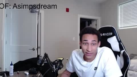 Snapshot of asimpsdream chatting on April 2026 12:52:02 PM asimpsdream online show from April 2026 12:52:02 PM