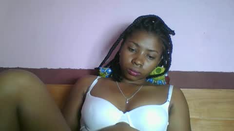 asmiraa online show from April 2026 07:07:02 PM