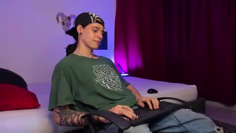 asmodeuszz online show from February 2025 06:45:01 AM