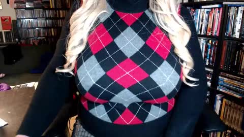 Aspen Vale online show from November 2025 10:20:02 PM