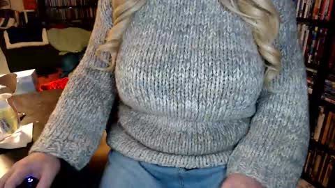 Snapshot of aspen_vale chatting on February 2026 10:36:02 PM Aspen Vale online show from February 2026 10:36:02 PM