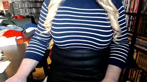 Snapshot of aspen_vale chatting on February 2026 10:07:01 PM Aspen Vale online show from February 2026 10:07:01 PM