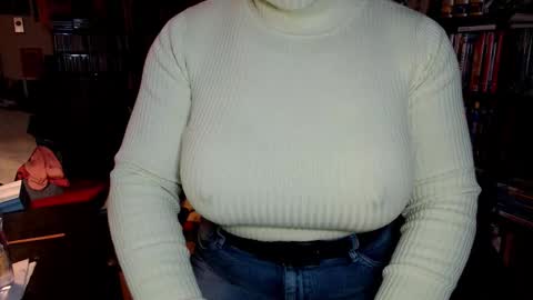 Snapshot of aspen_vale chatting on March 2026 12:07:01 PM Aspen Vale online show from March 2026 12:07:01 PM