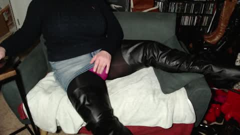 Snapshot of aspen_vale chatting on March 2026 07:57:02 PM Aspen Vale online show from March 2026 07:57:02 PM