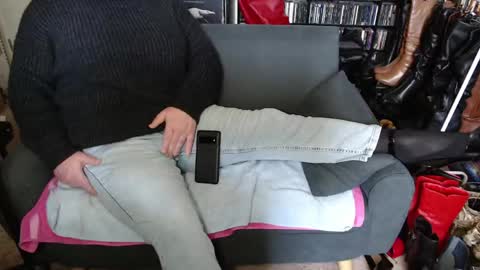 Snapshot of aspen_vale chatting on April 2026 06:05:02 PM Aspen Vale online show from April 2026 06:05:02 PM