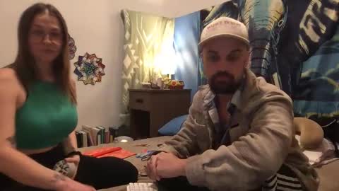 Snapshot of aspenandlink chatting on October 2025 01:17:01 PM aspenandlink online show from October 2025 01:17:01 PM