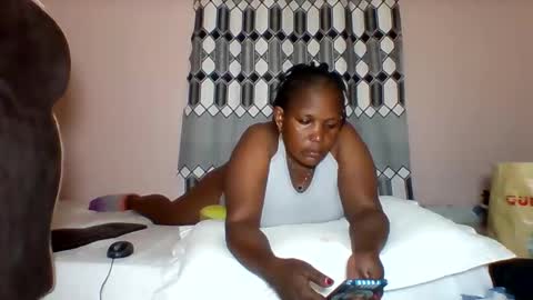 Snapshot of assqueen4 chatting on November 2025 06:08:01 PM FLORAH DANIEL online show from November 2025 06:08:01 PM