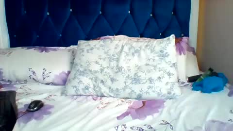 Snapshot of assqueen4 chatting on July 2026 06:39:02 AM FLORAH DANIEL online show from July 2026 06:39:02 AM